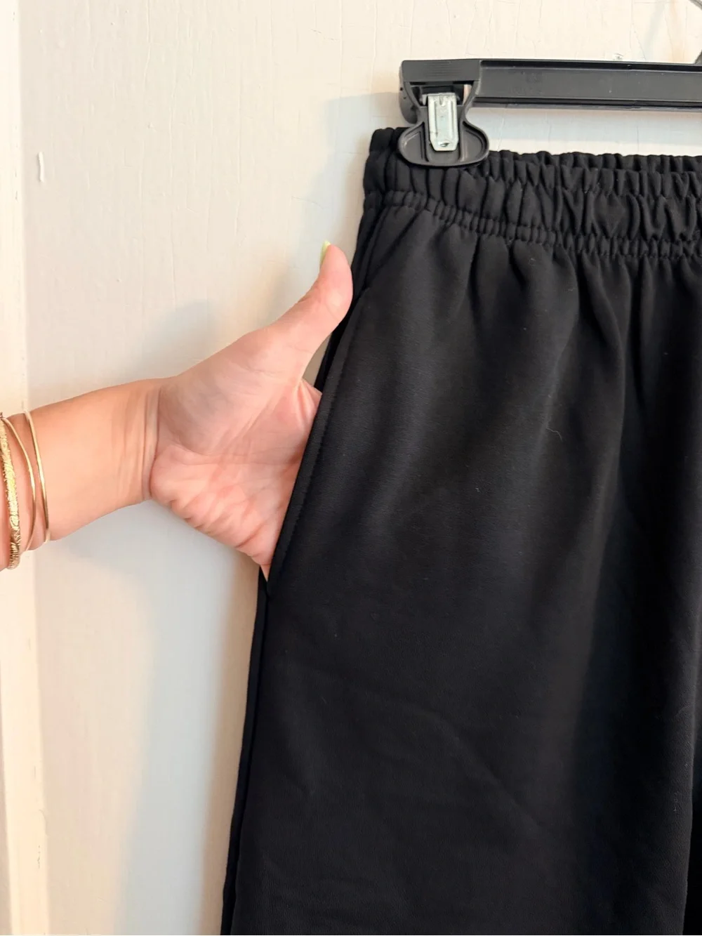 NWT ALO Yoga Black Relaxed accolade Jogger Pants